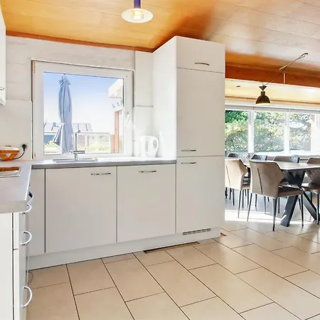 Nalin - 500m From The Sea By Interhome