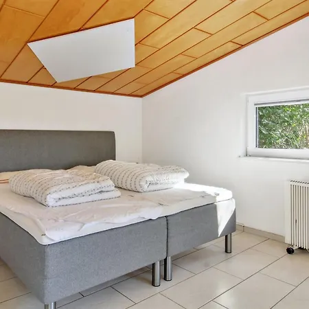 Nalin - 500m From The Sea By Interhome *